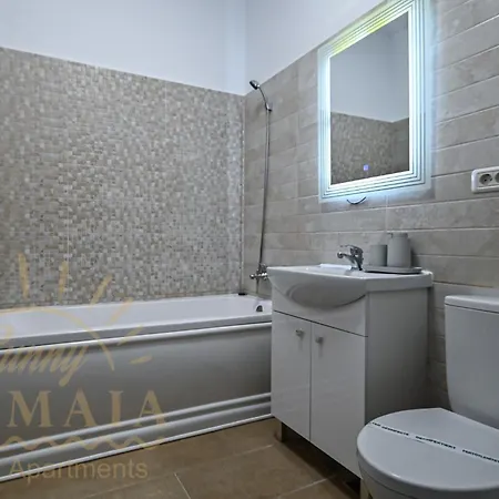 아파트 Seaside 2 By Sunny Mamaia